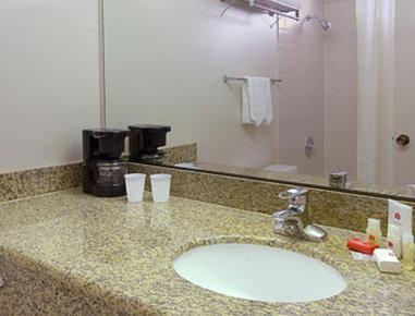 Days By Wyndham Near The Park Hotel Anaheim