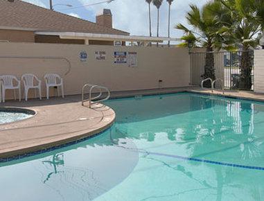 Days By Wyndham Near The Park 2*