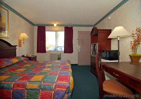 Motel Maingate 2*