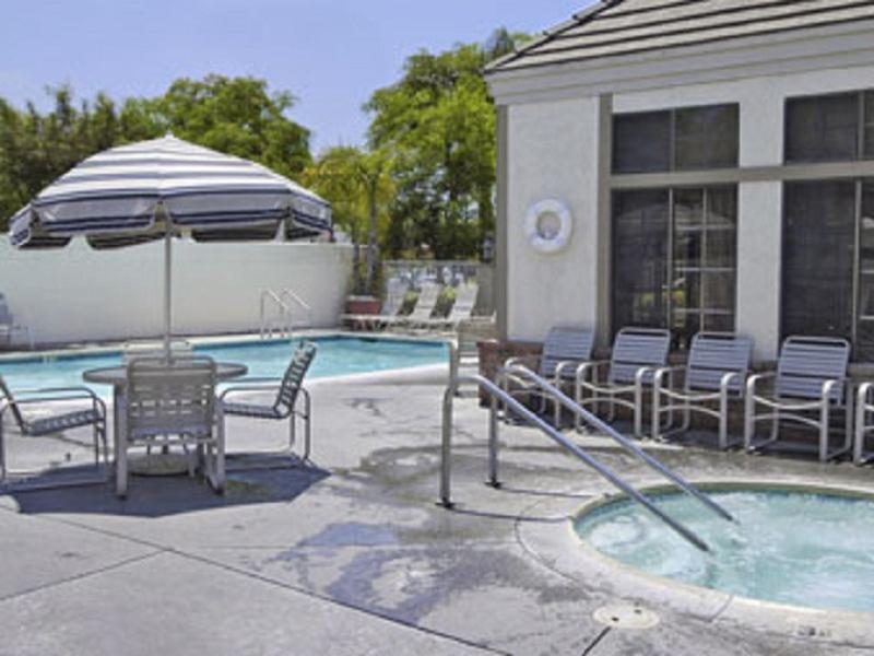Hotel Ramada By Wyndham Convention Center