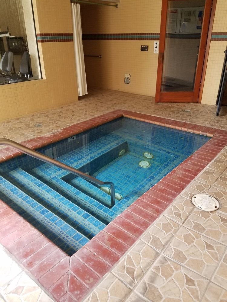 6 - Hills, Ca Hotel 2*
