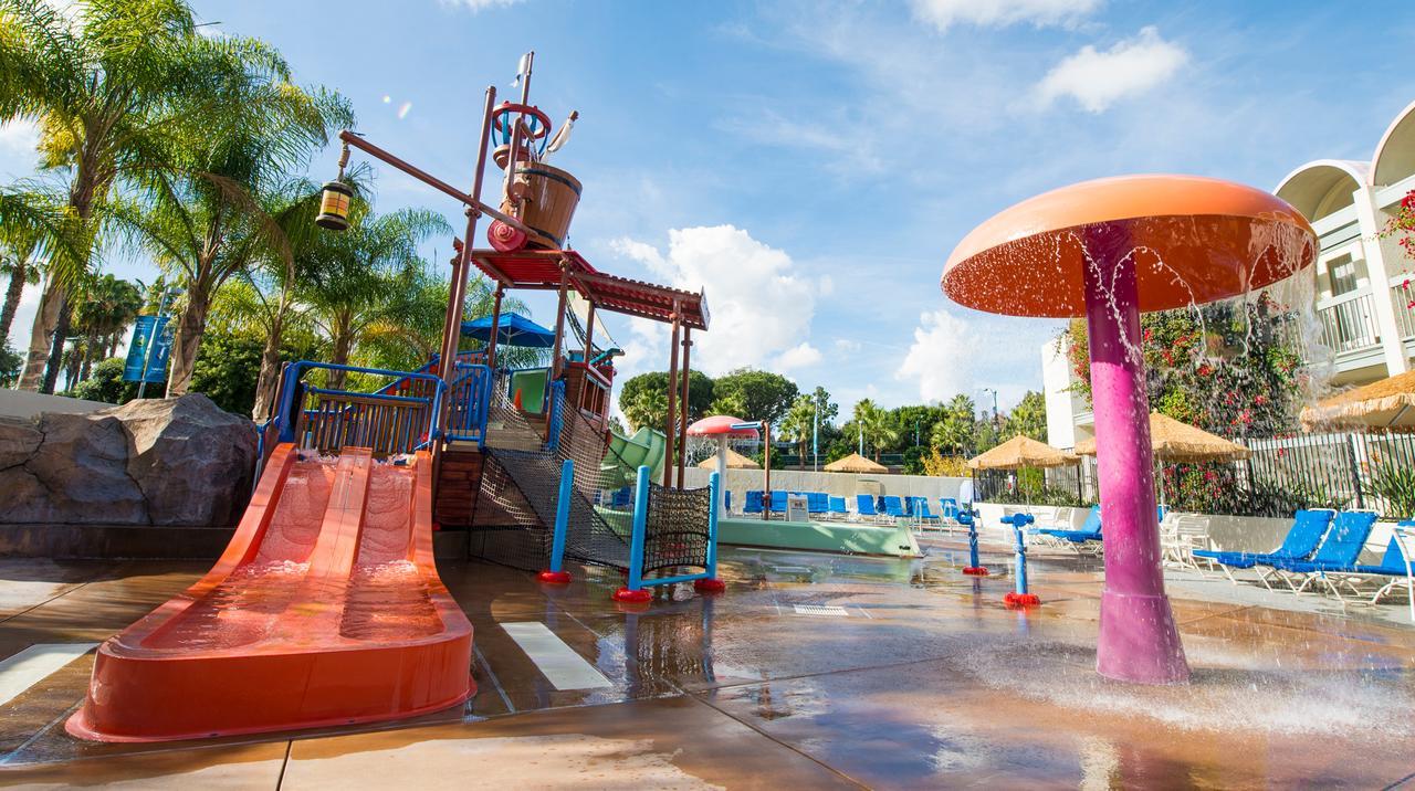 Hotel Howard Johnson By Wyndham & Water Playground 3*