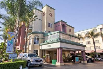 Resort Peacock Anaheim