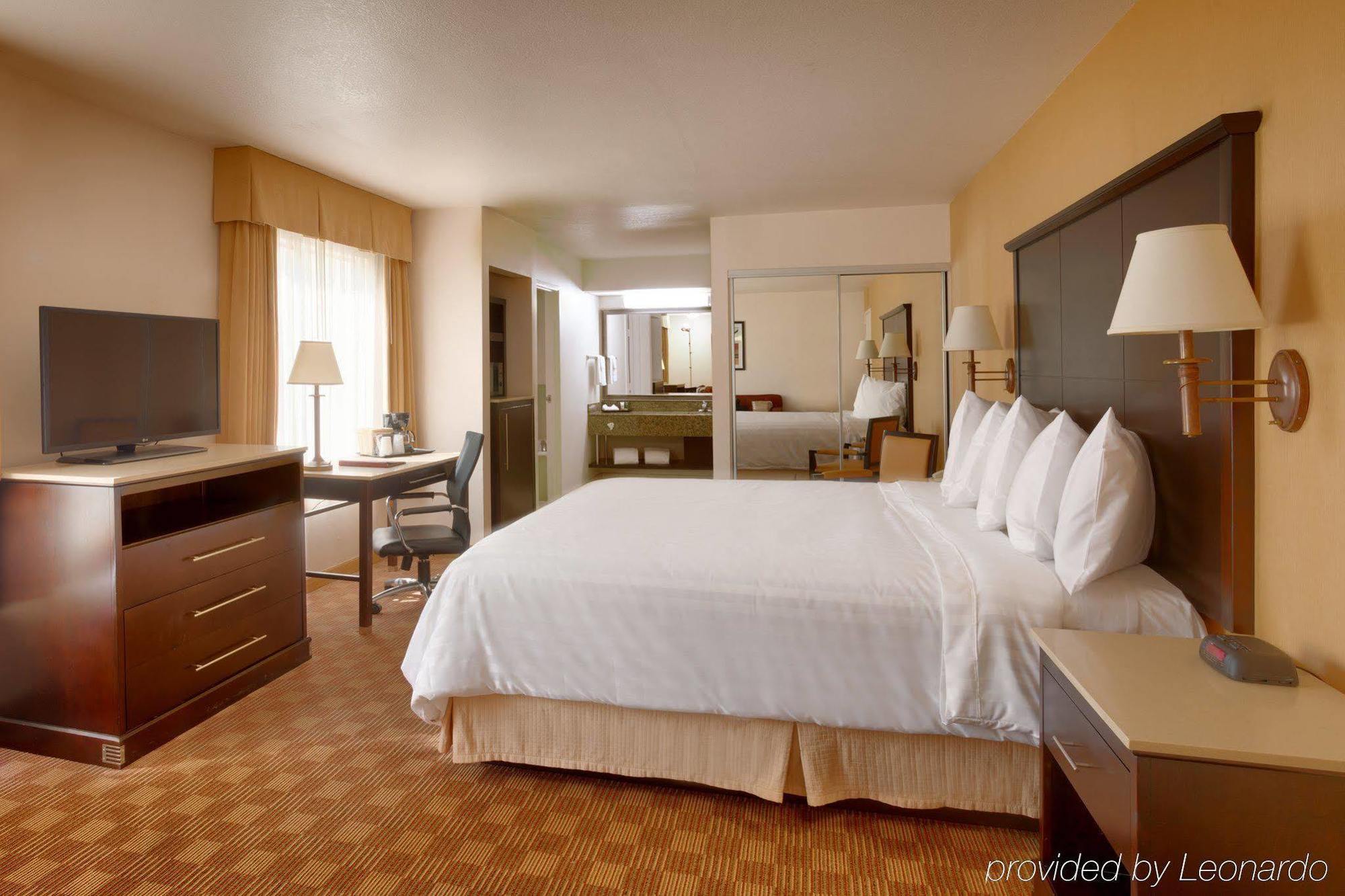 Cortona And 3* Anaheim