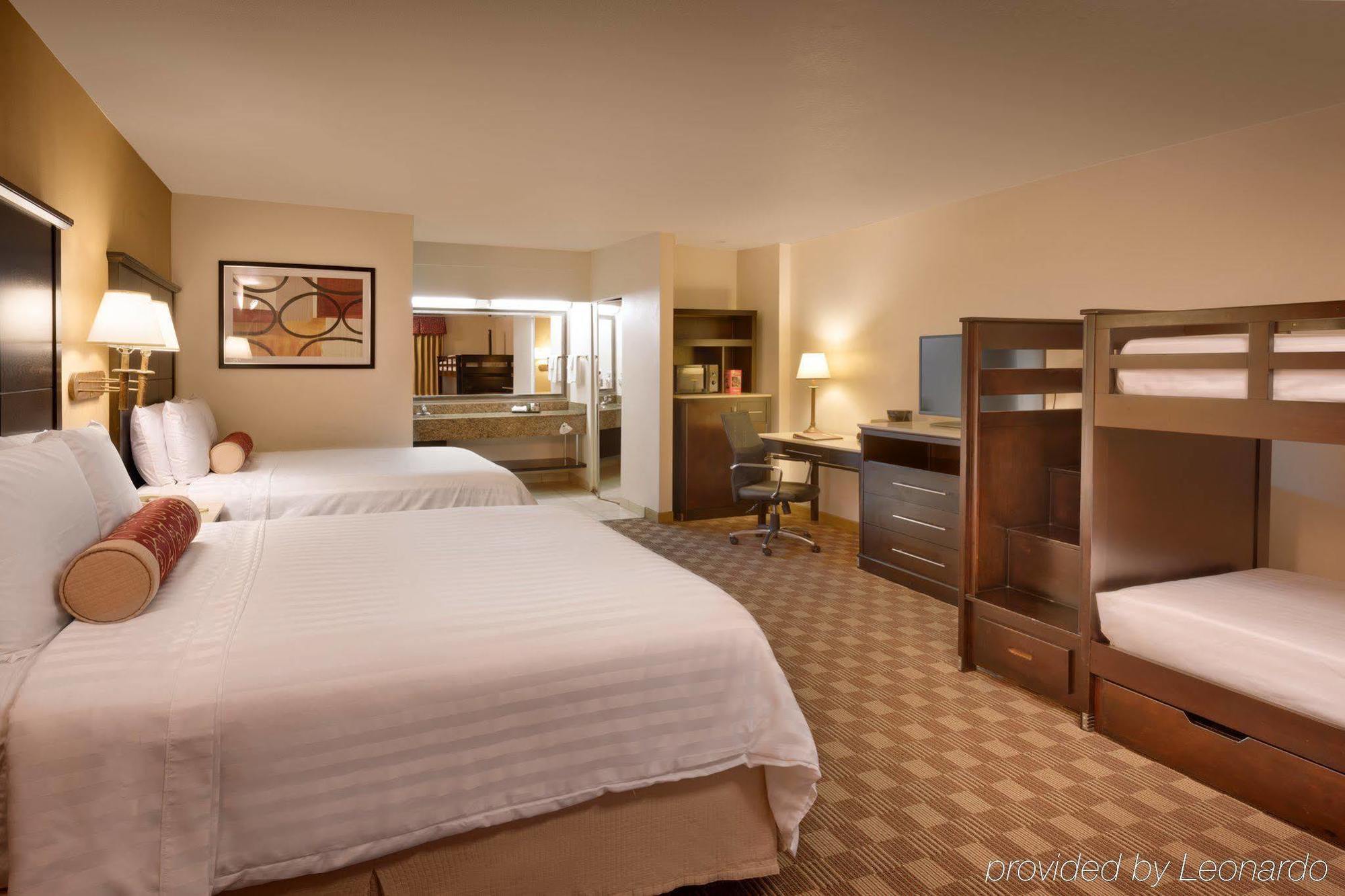 Cortona And Hotel Anaheim