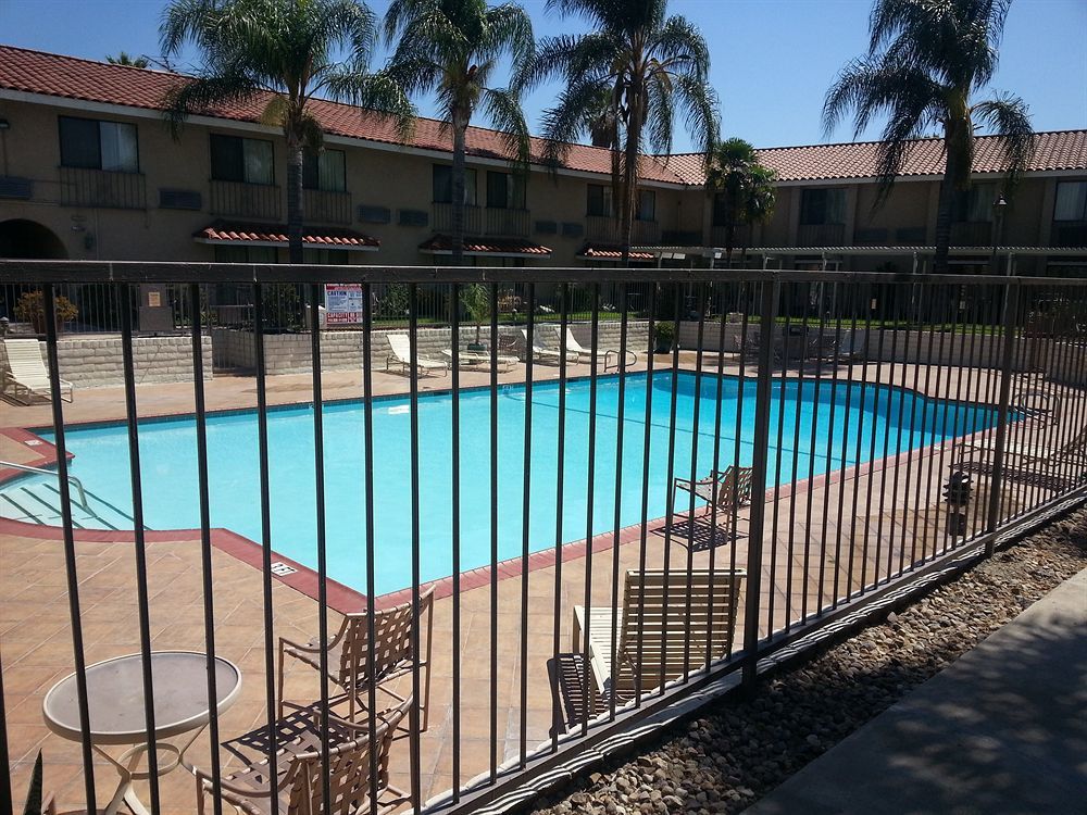 Hotel 6 - Hills, Ca 2*