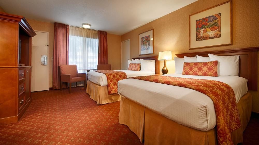 Western 3* Anaheim