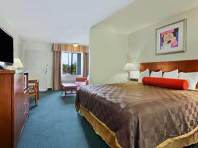 Travelodge & By Wyndham On Disneyland Dr Hotel 2*