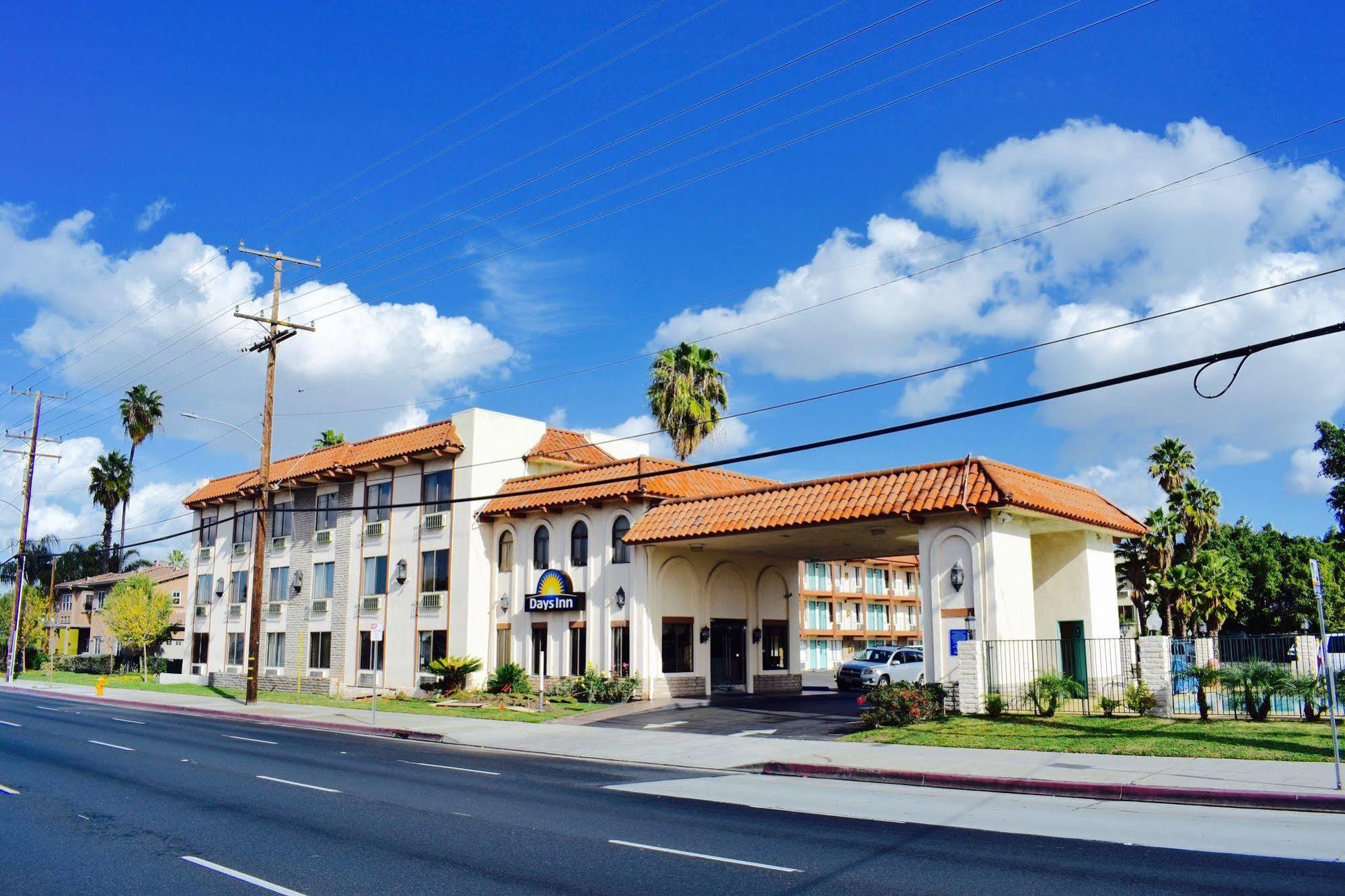 Days By Wyndham Near The Park 2*