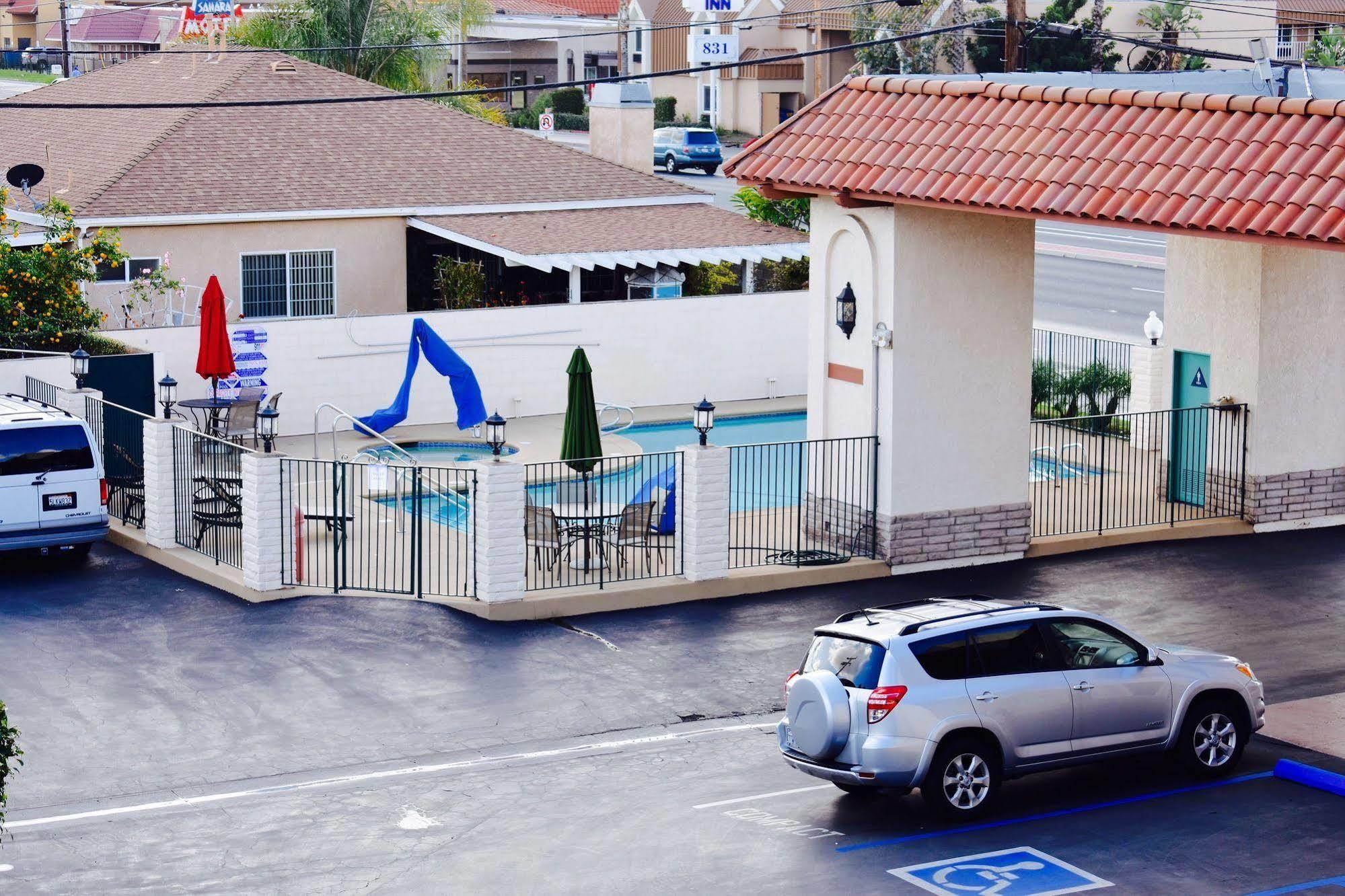 Days By Wyndham Near The Park 2*