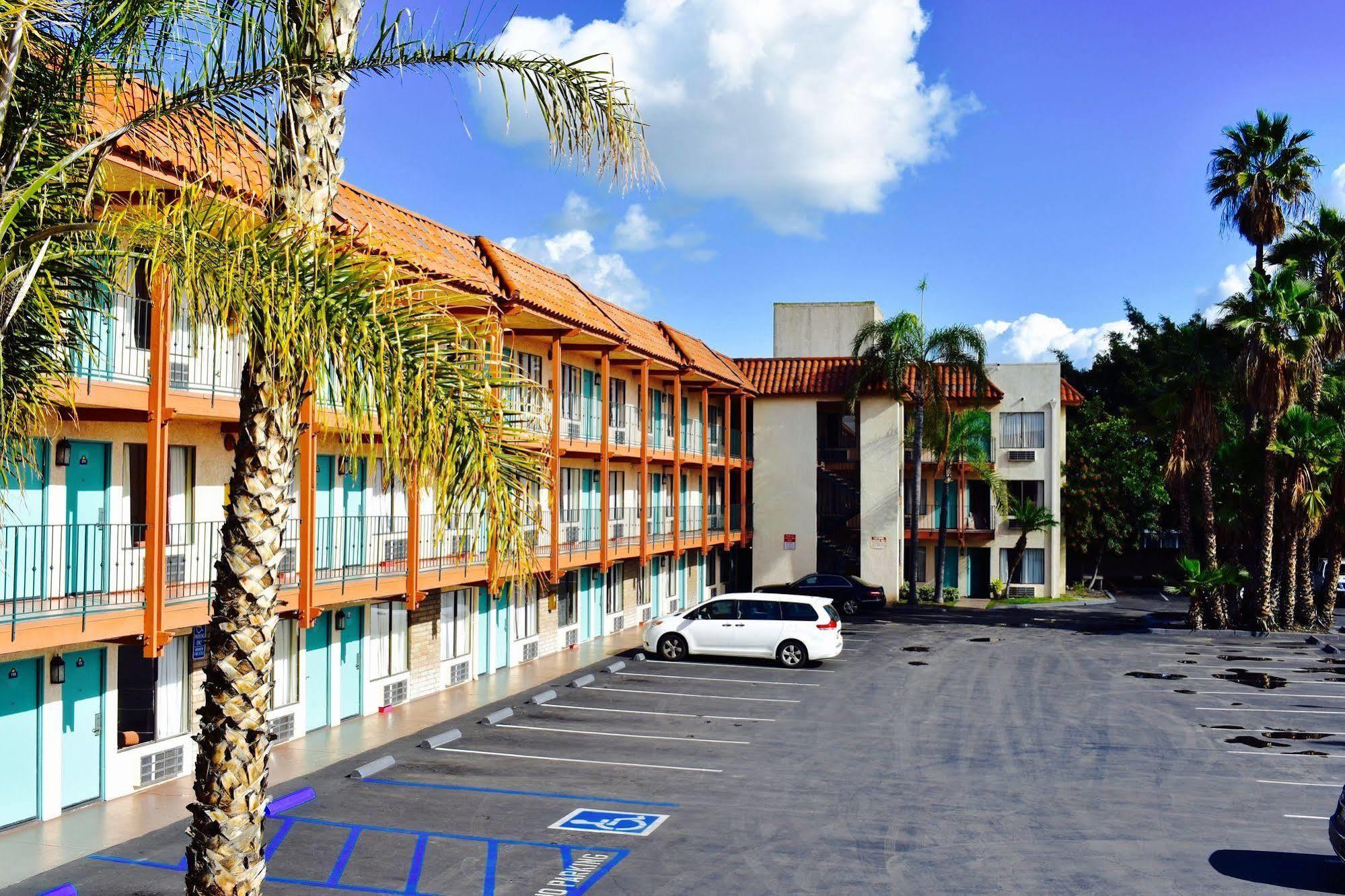 Days By Wyndham Near The Park 2* Anaheim