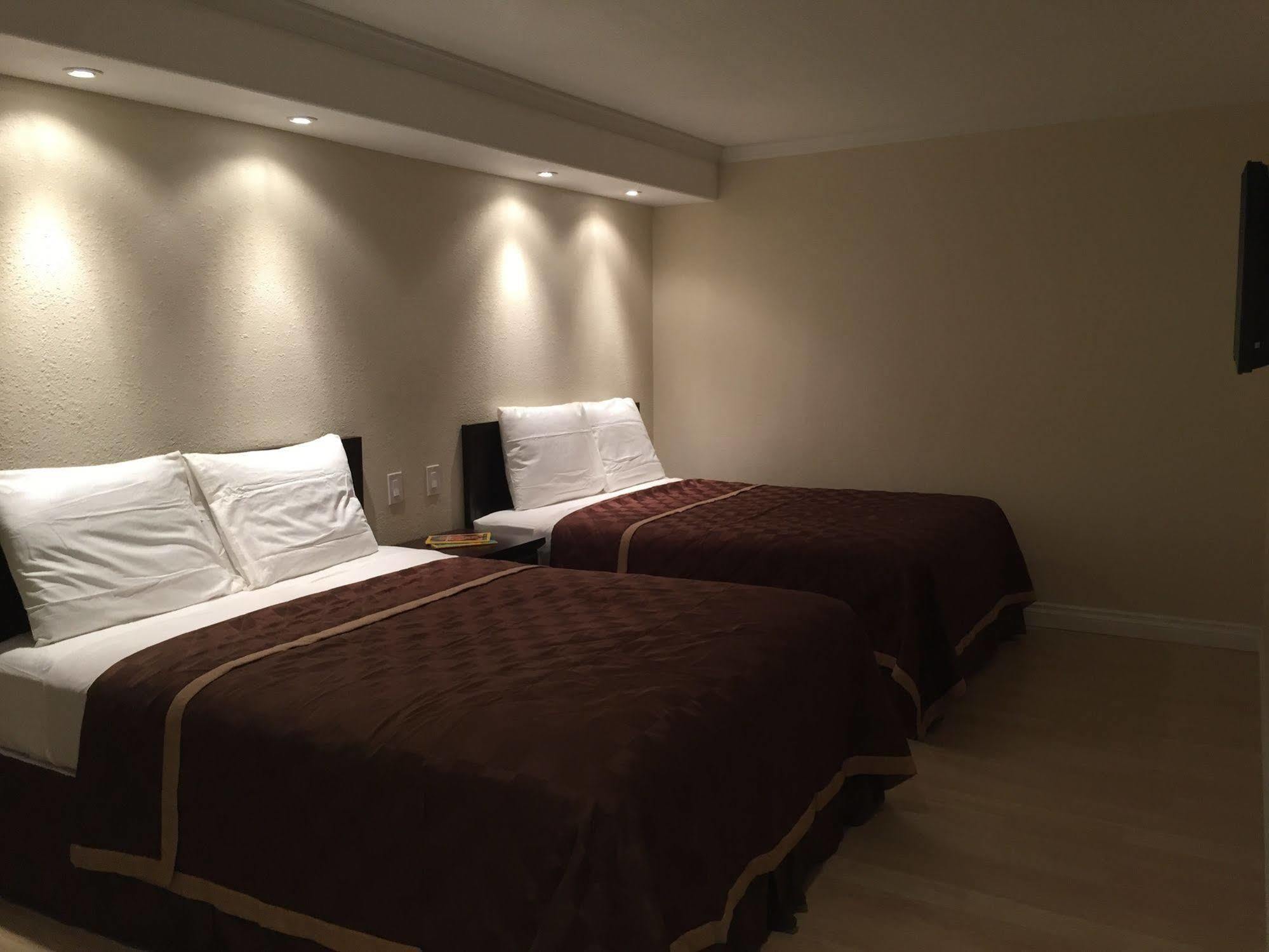 Motel Executive & Anaheim