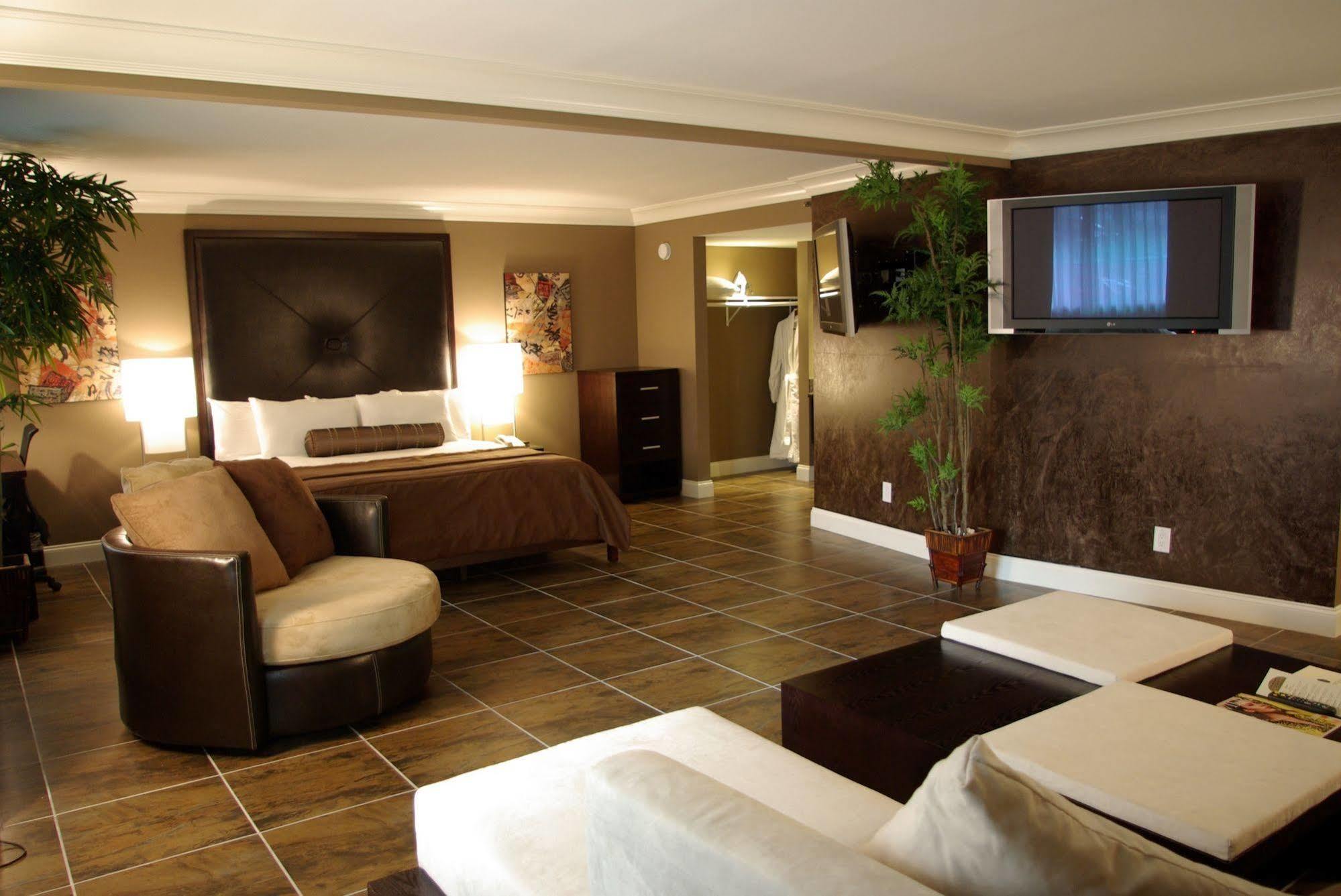 Four Points By Sheraton Hotel 4*