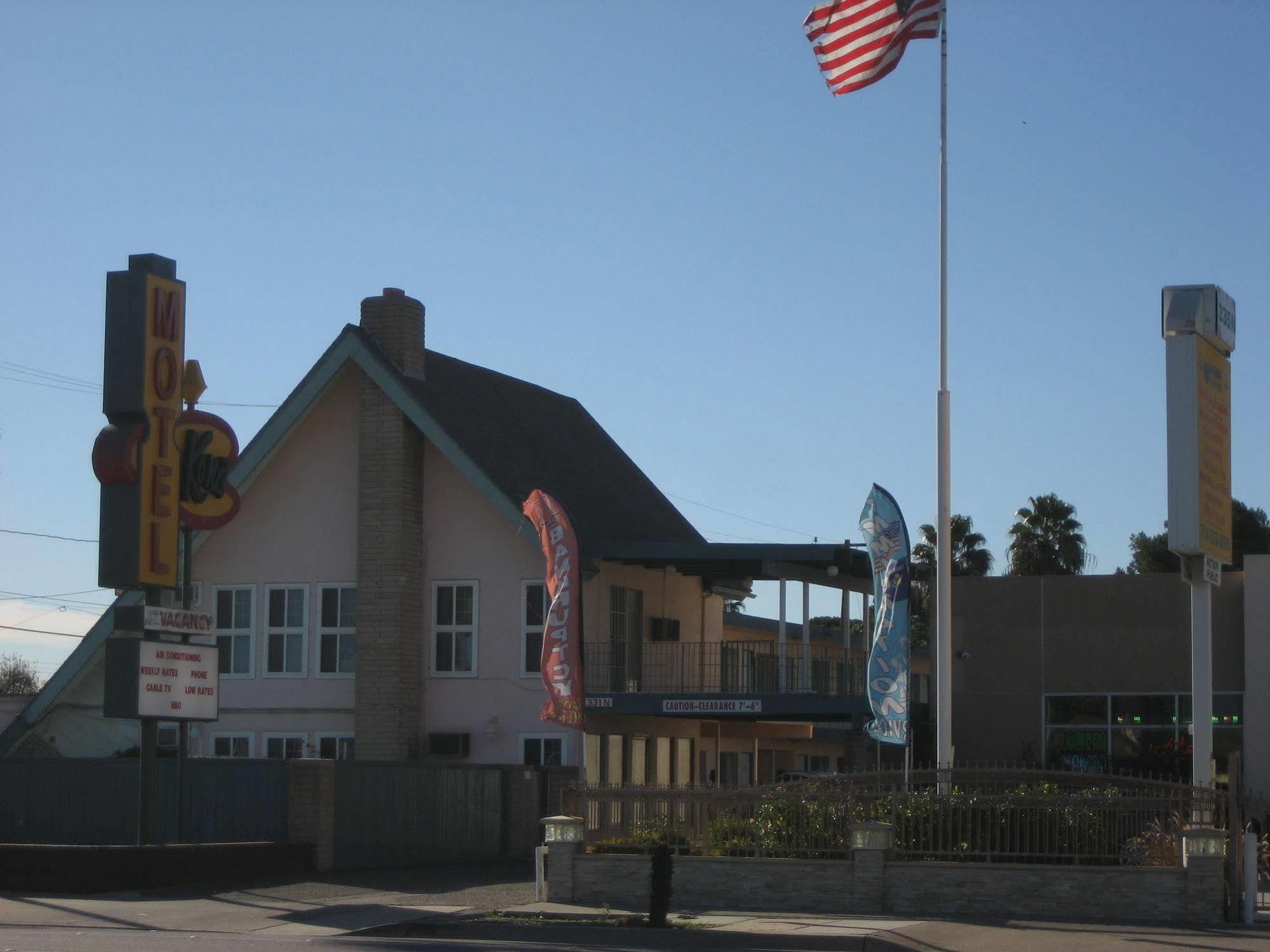 Kona Motel 2*