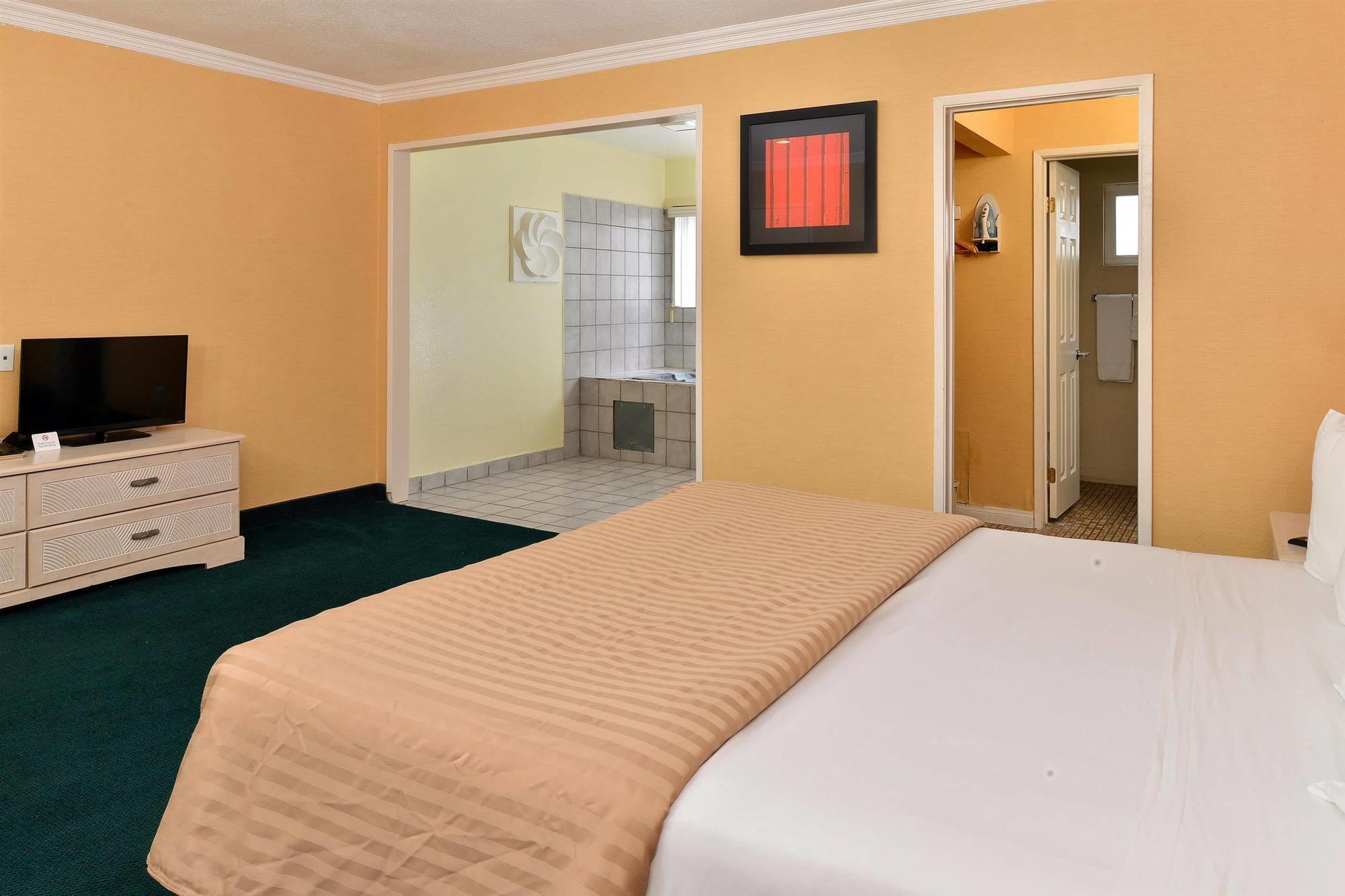 Americas Value & Hotel 2*