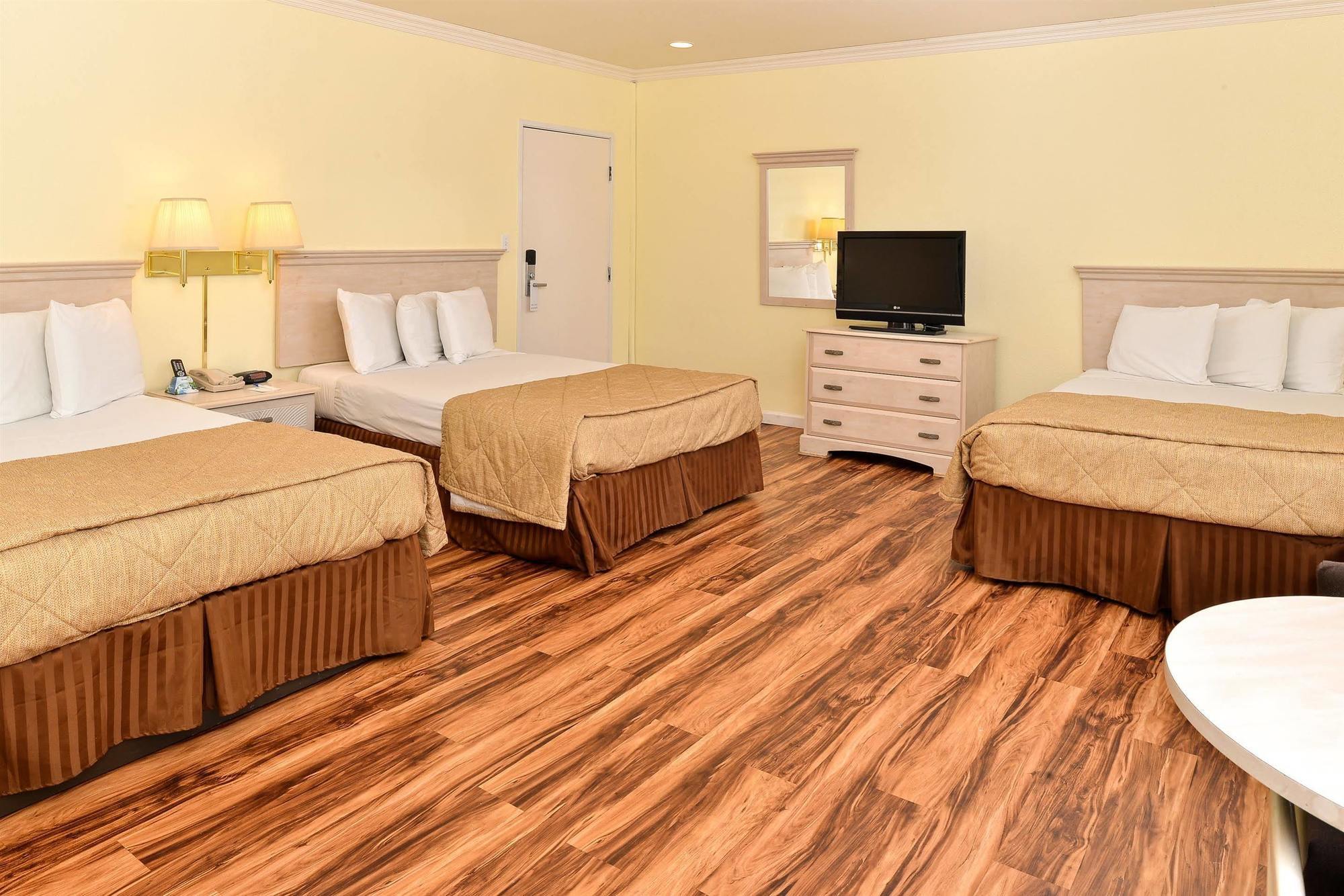 Americas Value & 2* Anaheim