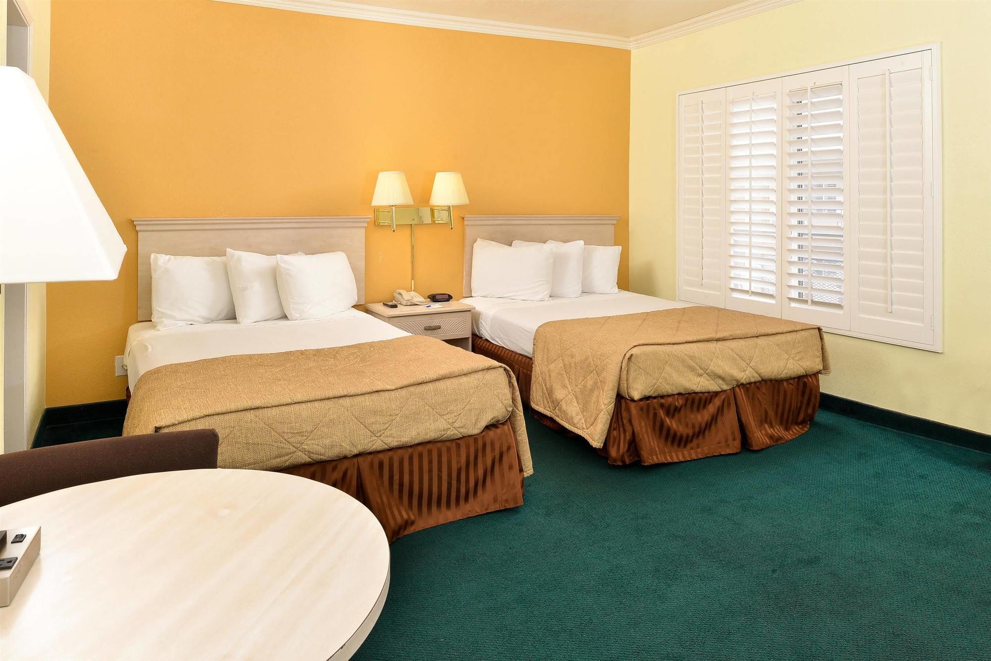 Americas Value & Hotel 2*