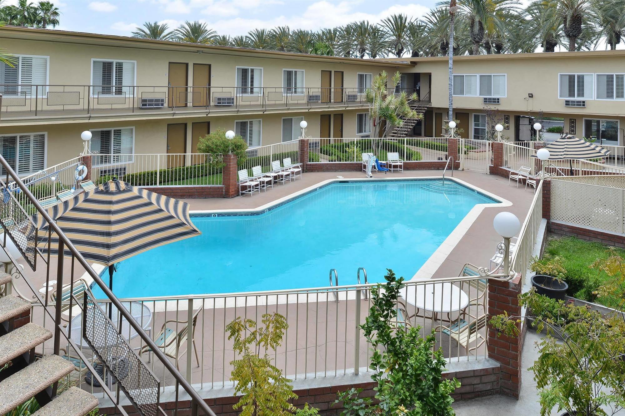 Americas Value & Hotel Anaheim