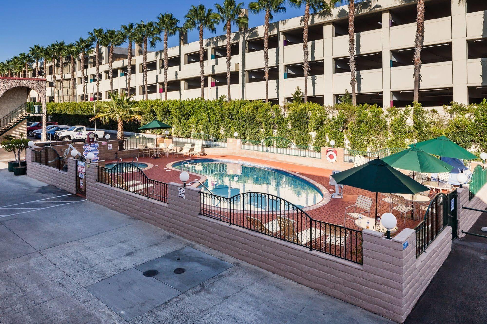 Kings At The Park & Convention Center Anaheim