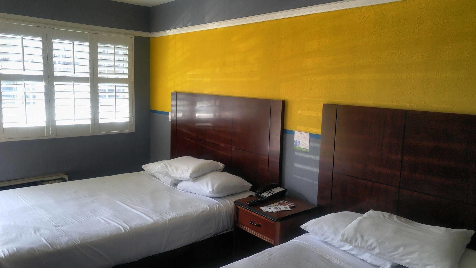 Riviera Motel