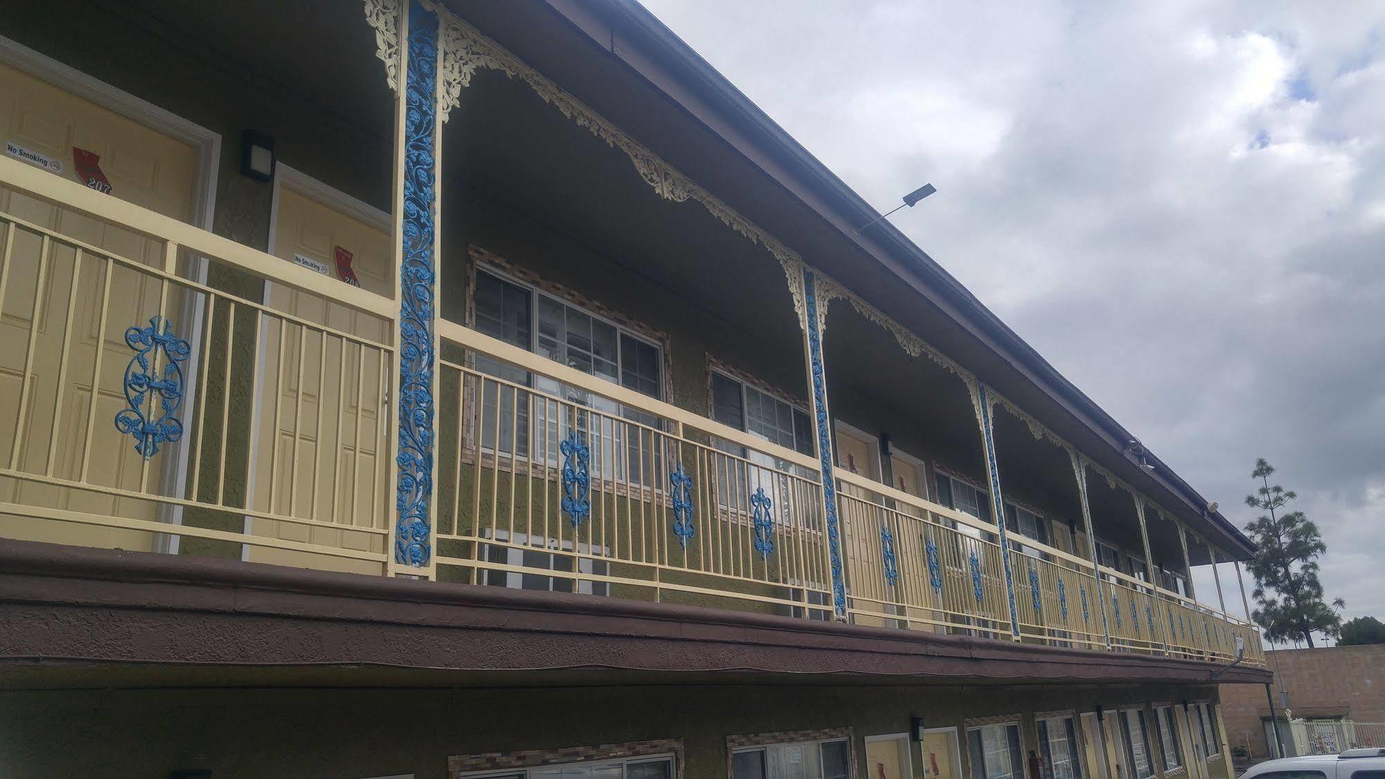 Riviera Motel 2*