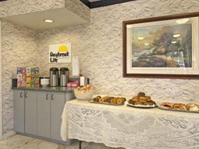 Days By Wyndham West Hotel 2*