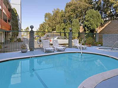Days By Wyndham West Hotel Anaheim