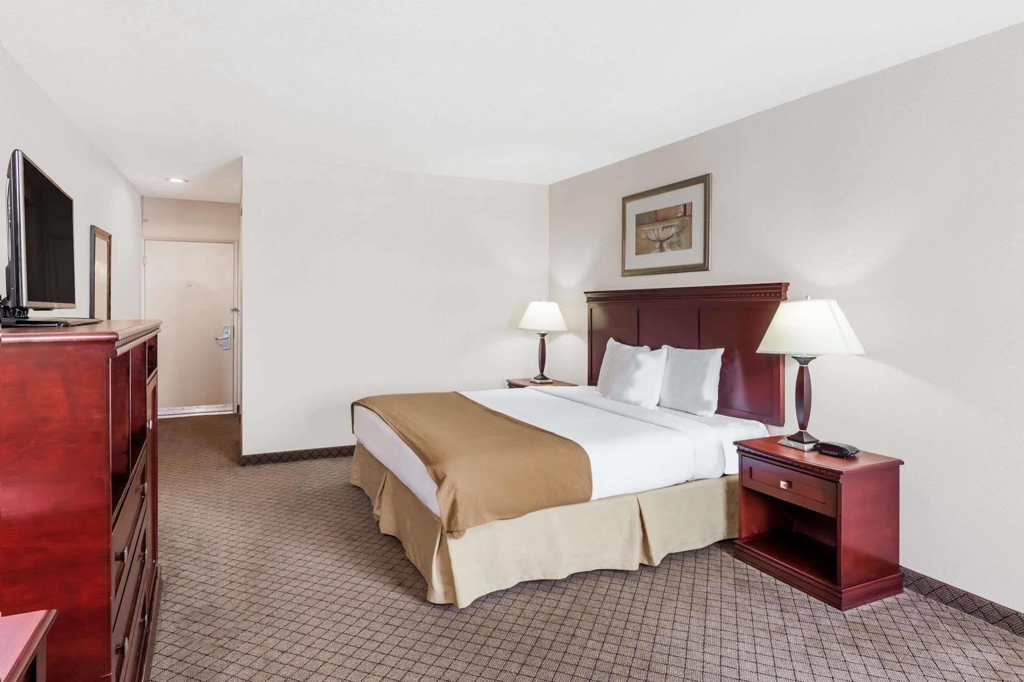 Express - West Hotel 3*