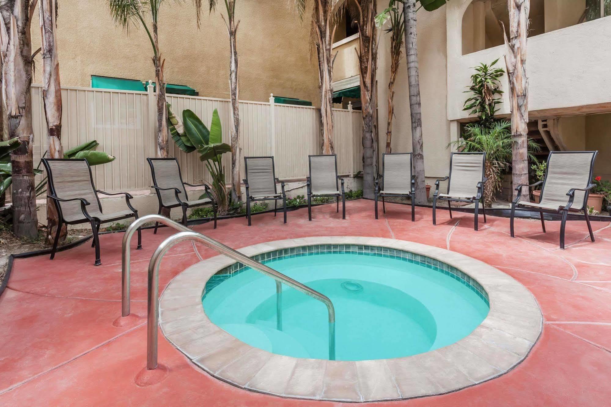 Express - West Hotel 3*