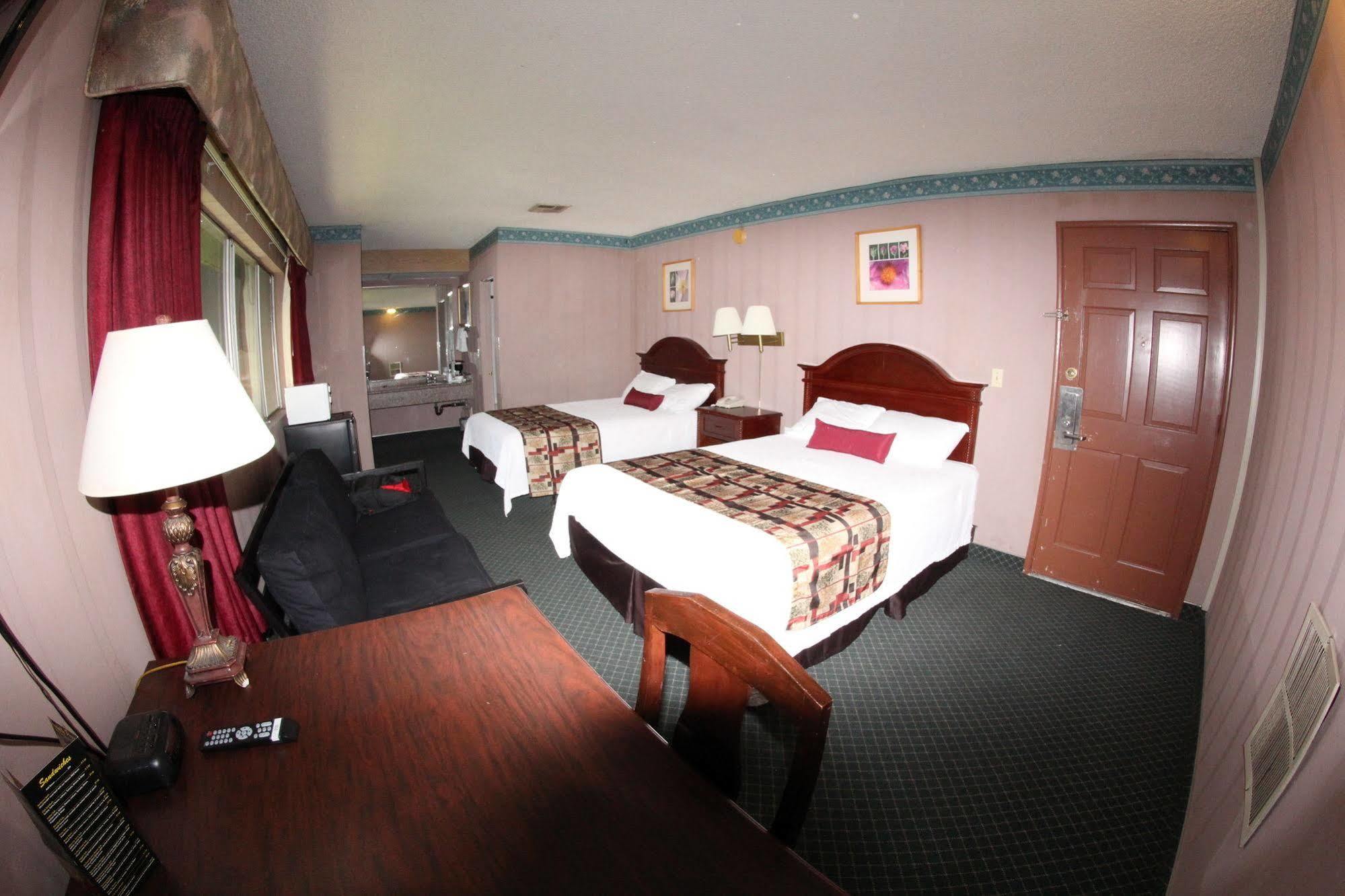 Maingate Motel 2*