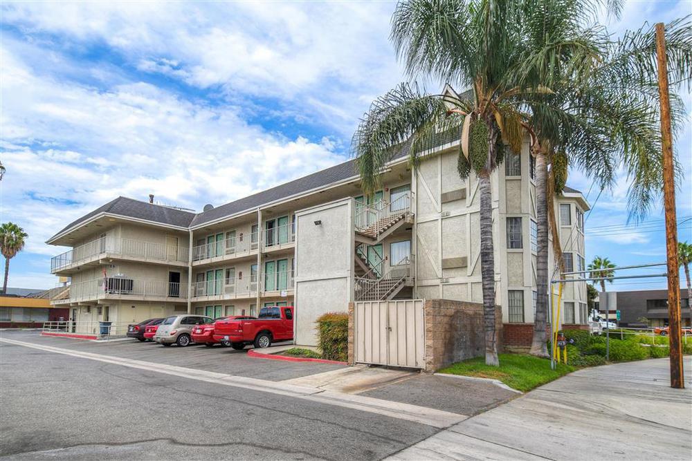 6-anaheim, Ca - Fullerton East 2*