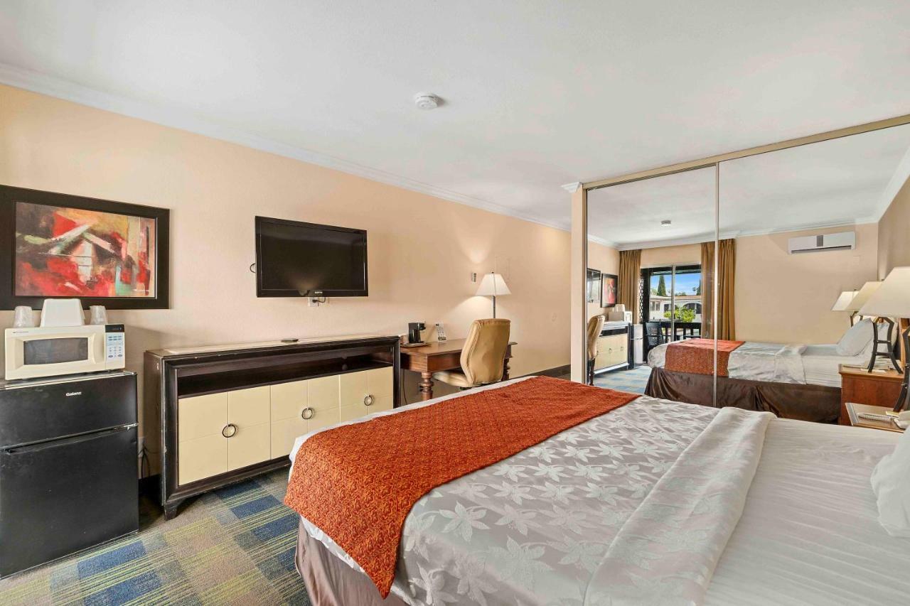 The Lemon Tree Hotel Anaheim