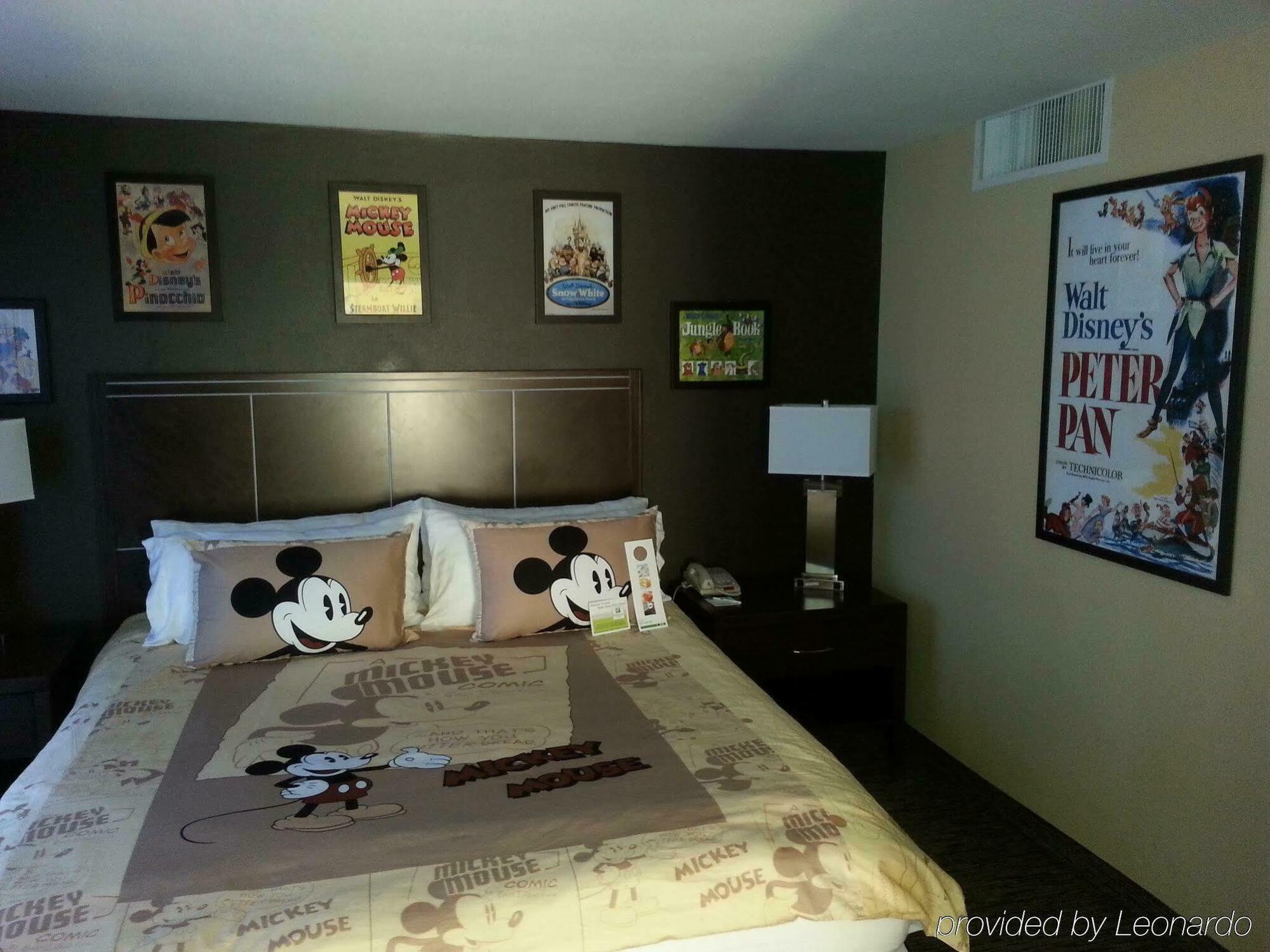 & By Ihg 3*