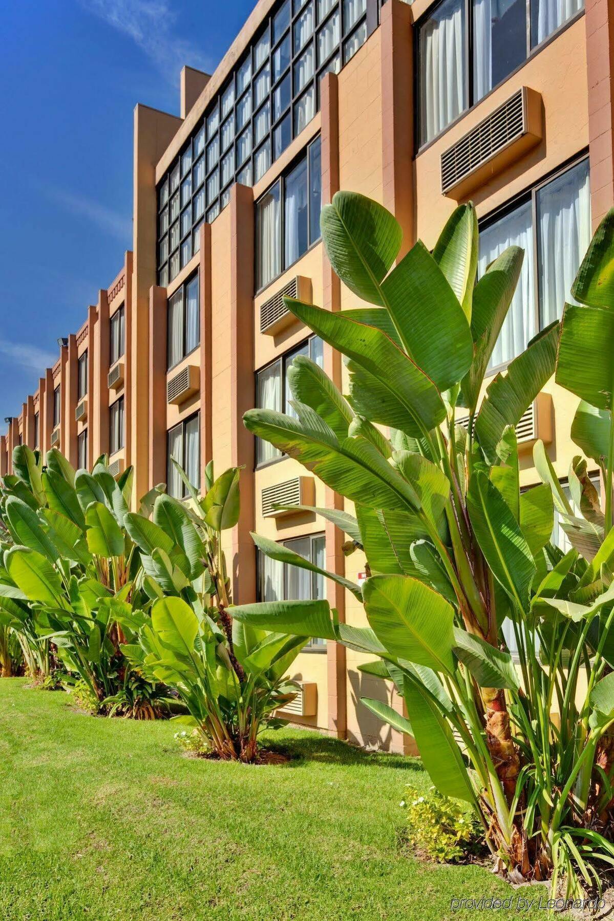 & By Ihg Anaheim