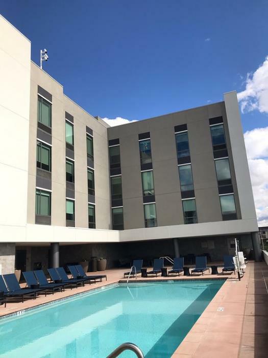 Hampton & Convention Center Hotel 3*