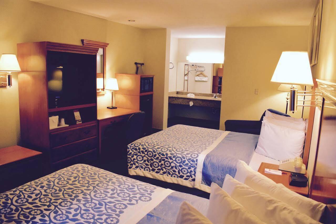 Days By Wyndham Near The Park Anaheim