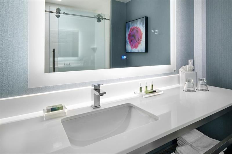 Cambria & Area Hotel 4*