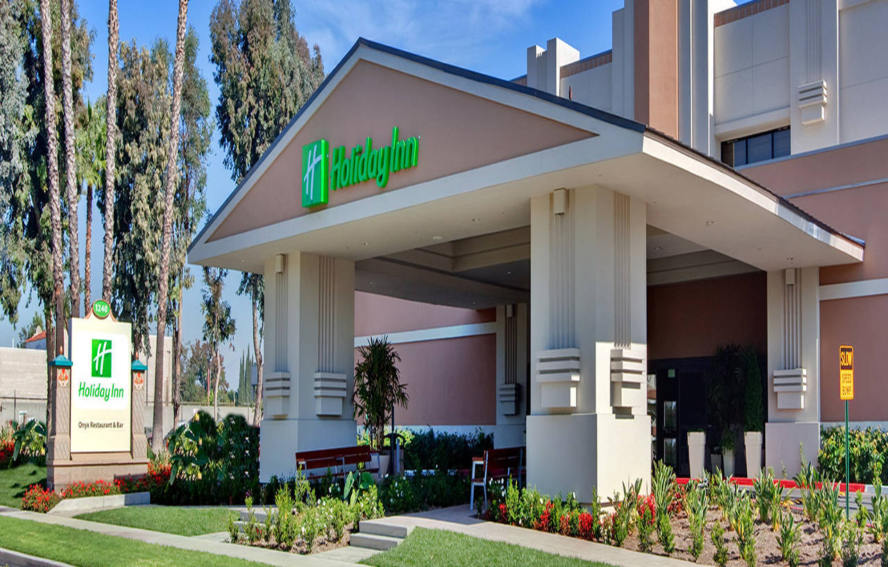 Resort & By Ihg Anaheim