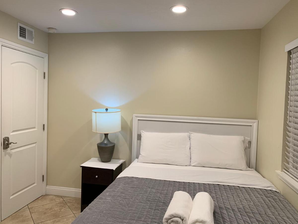 Lovely In Private House Near Disneyland Homestay