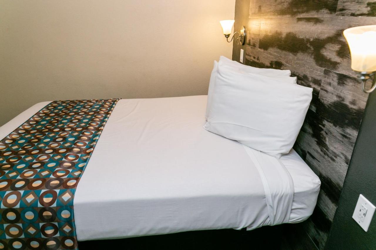 Motel Discovery And