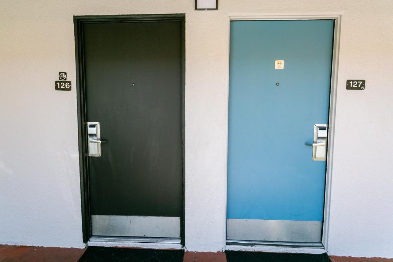 Motel Discovery And Anaheim