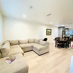 New Spacious House In Anaheim Near Disneyland-Knott In Without Backyard In The Same Lot Of 3 Separate Properties