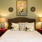 Tiki House And Spa - Walking Distance To Dsineyland