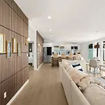 Stylish 5 Bedroom Villa With Pool Near Disney - Luxury Family Retreat