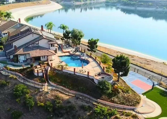 Stunning Panoramic Waterfront Pool Home Escape