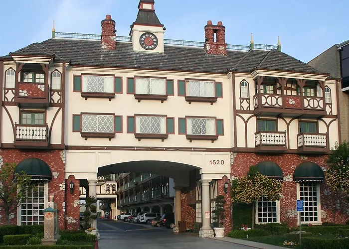 Anaheim Camelot Inn & Suites