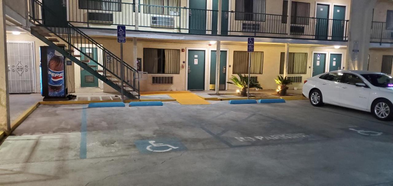 Motel National