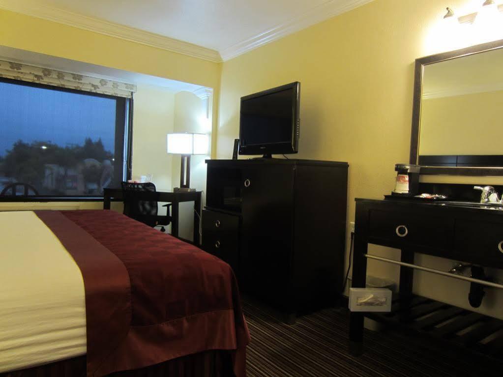 Capri Hotel 2*