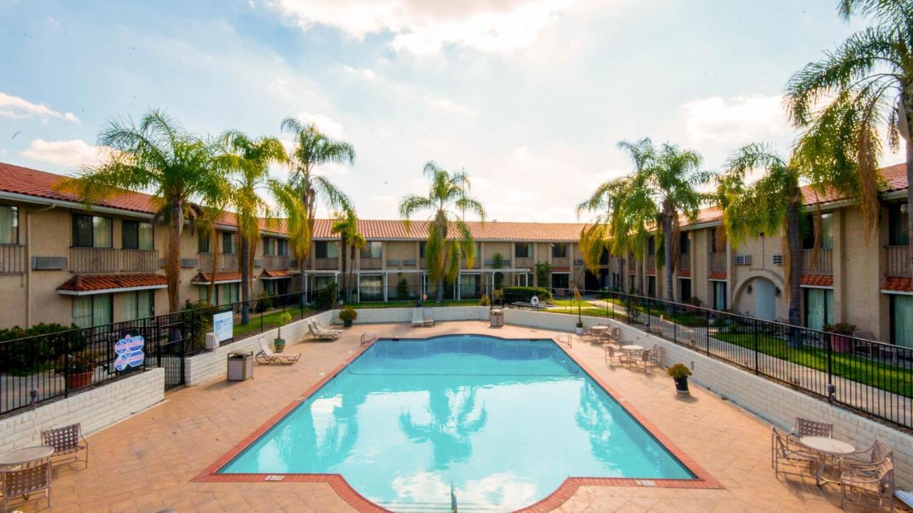 6 Hills Ca Hotel 2*