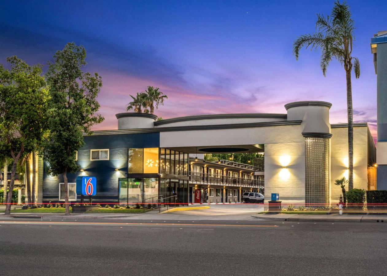 Hotel 6-anaheim, Ca - Convention Center Anaheim